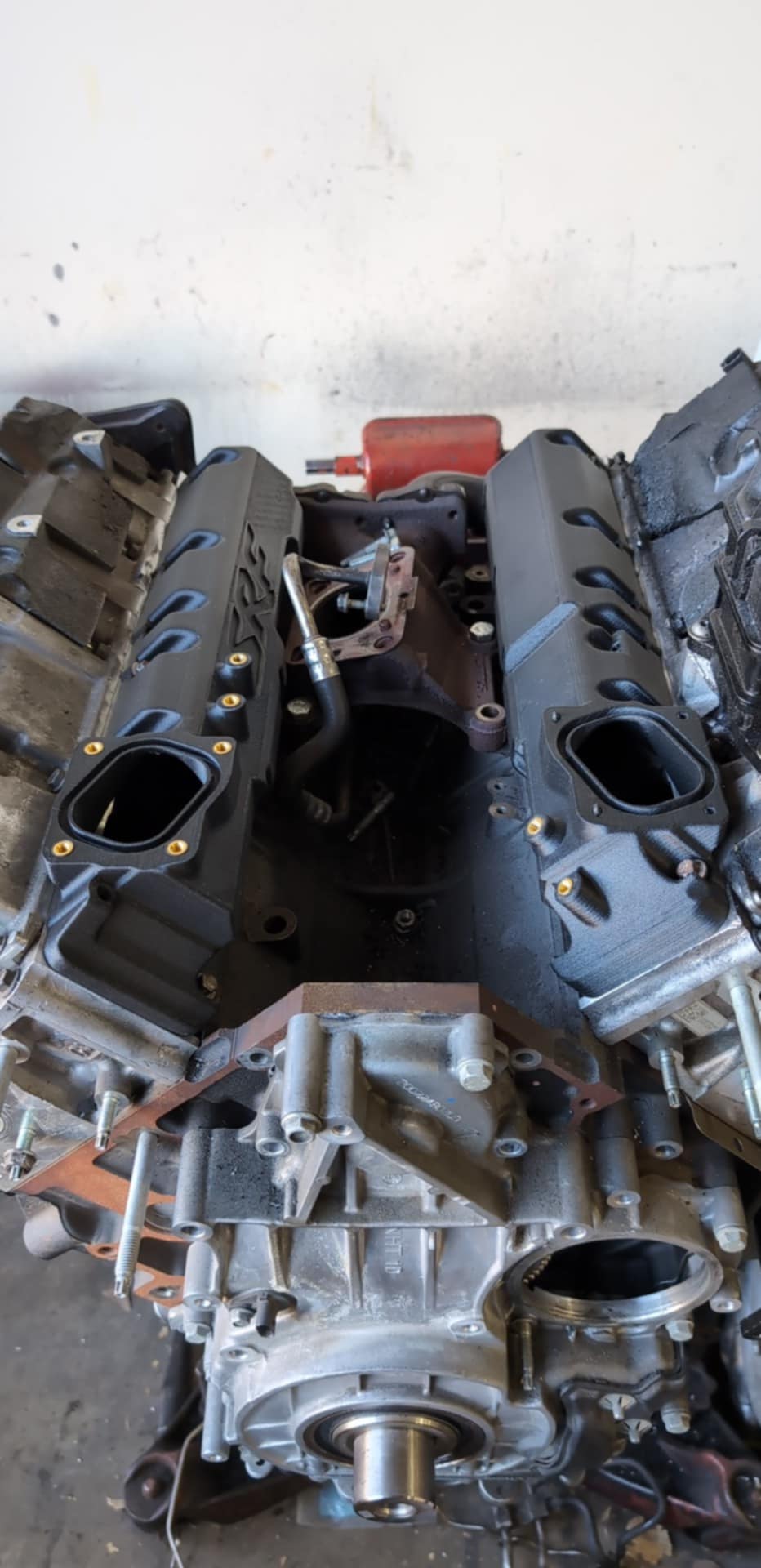 Billet L5P intake plenums with injectable spray bar!