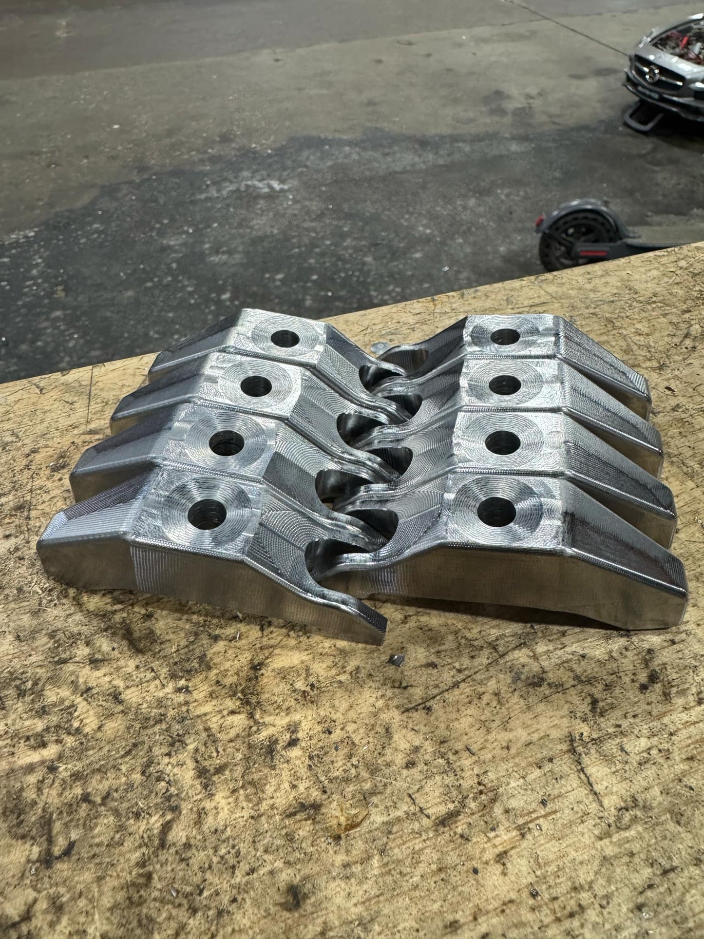 L5p Billet Injector Holddowns