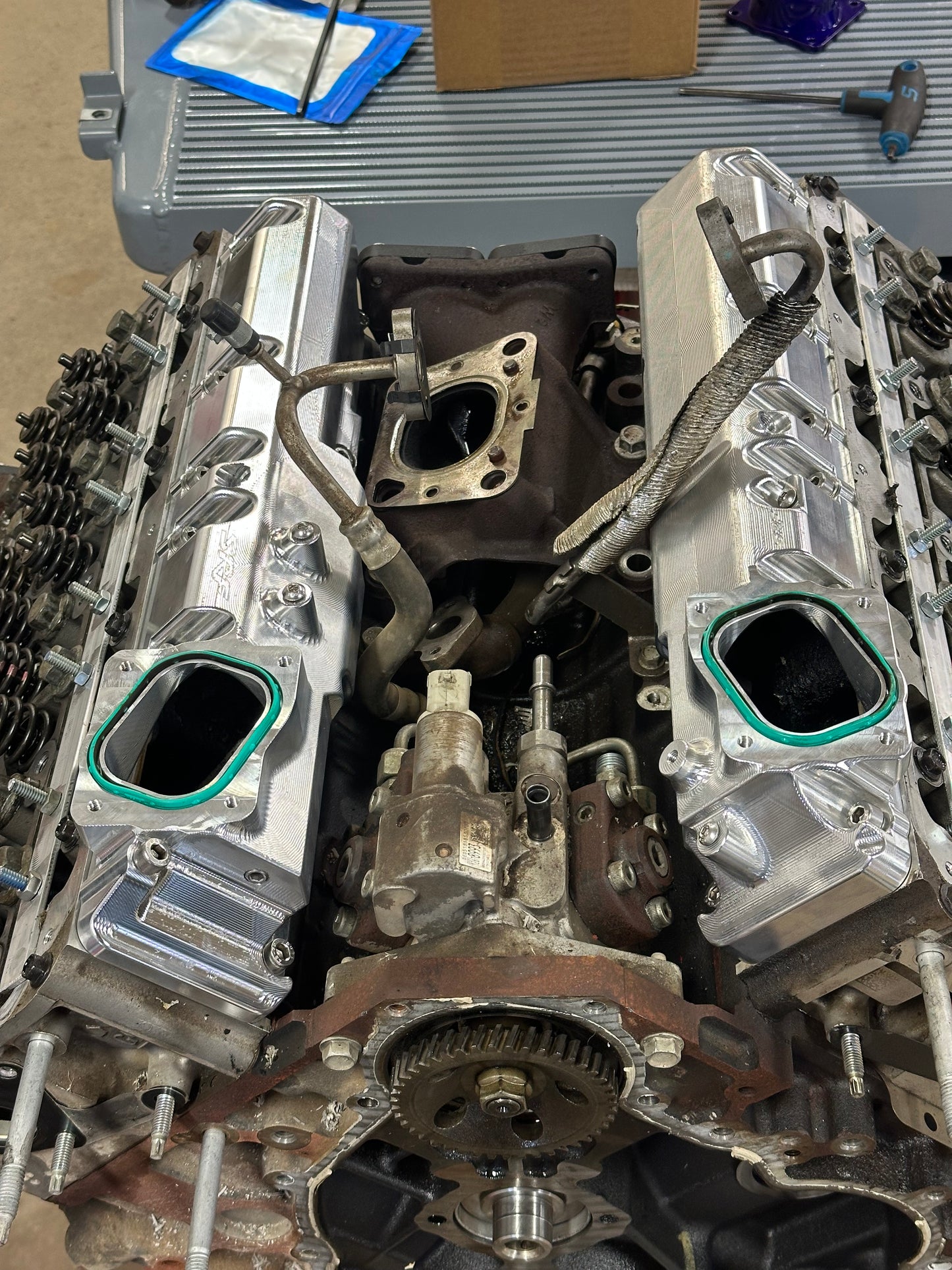 Billet L5P intake plenums with injectable spray bar!